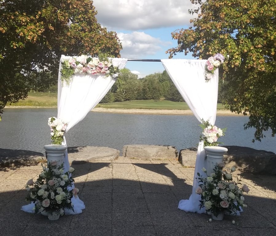 Lack-Veiw-White-Pink-Flower-silk-cloth-flower-Arch-vaughan-flower-arch-rentals-Outdoor