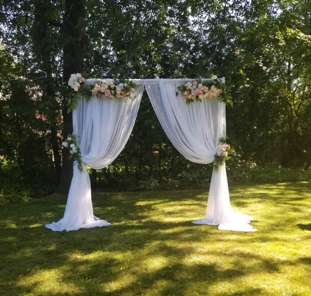 Meadow-White-Silk-Roses-mixed-ring-belleville-Wedding-Rental-Flower-Arch