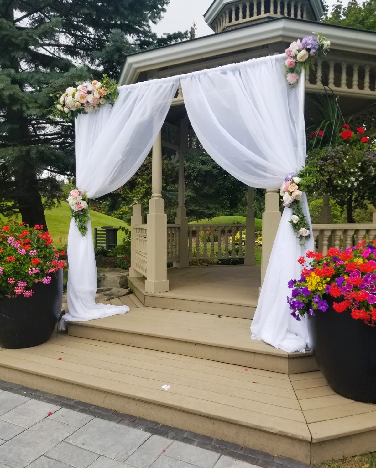 Muskoka Wedding Planning: Flower Arch